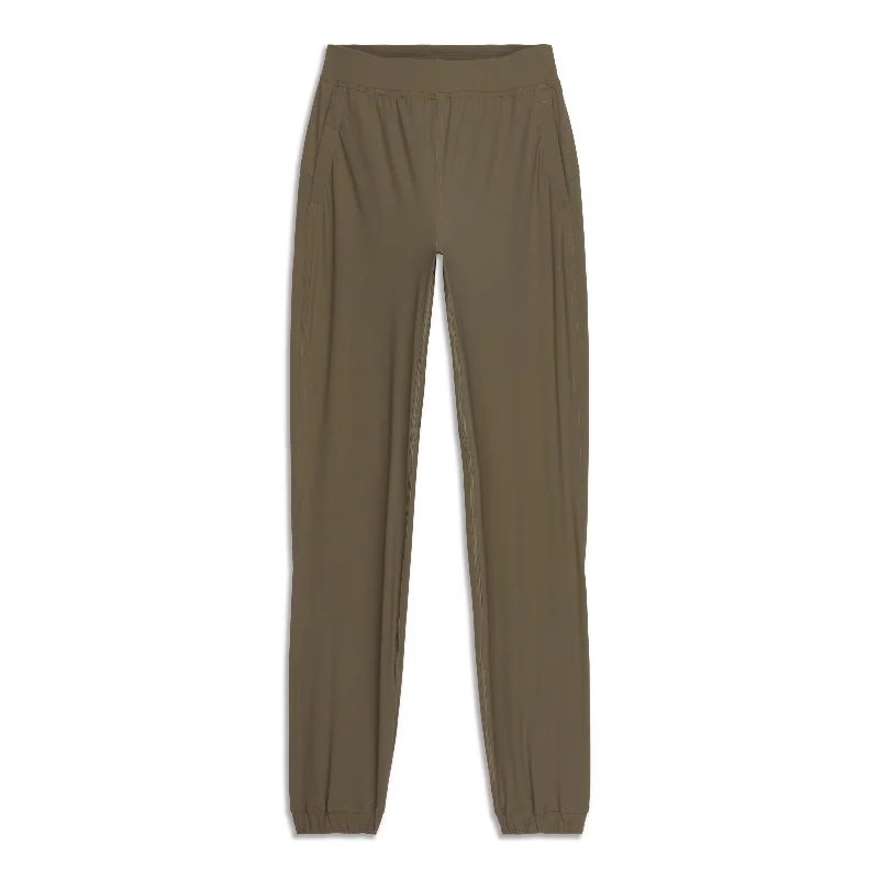 Women's Everyday Garments Adapted State High-Rise Jogger - Resale