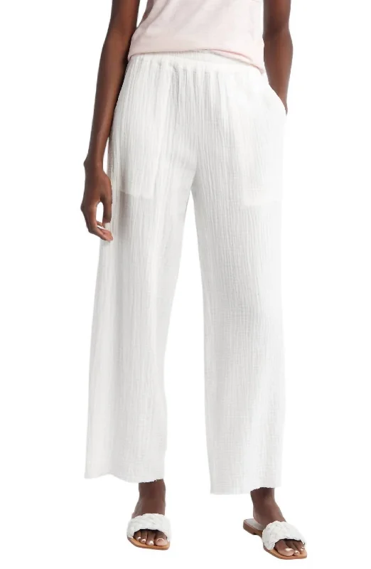 Women's Functional Apparel For Outdoor Activities Leon Crop Pant In White